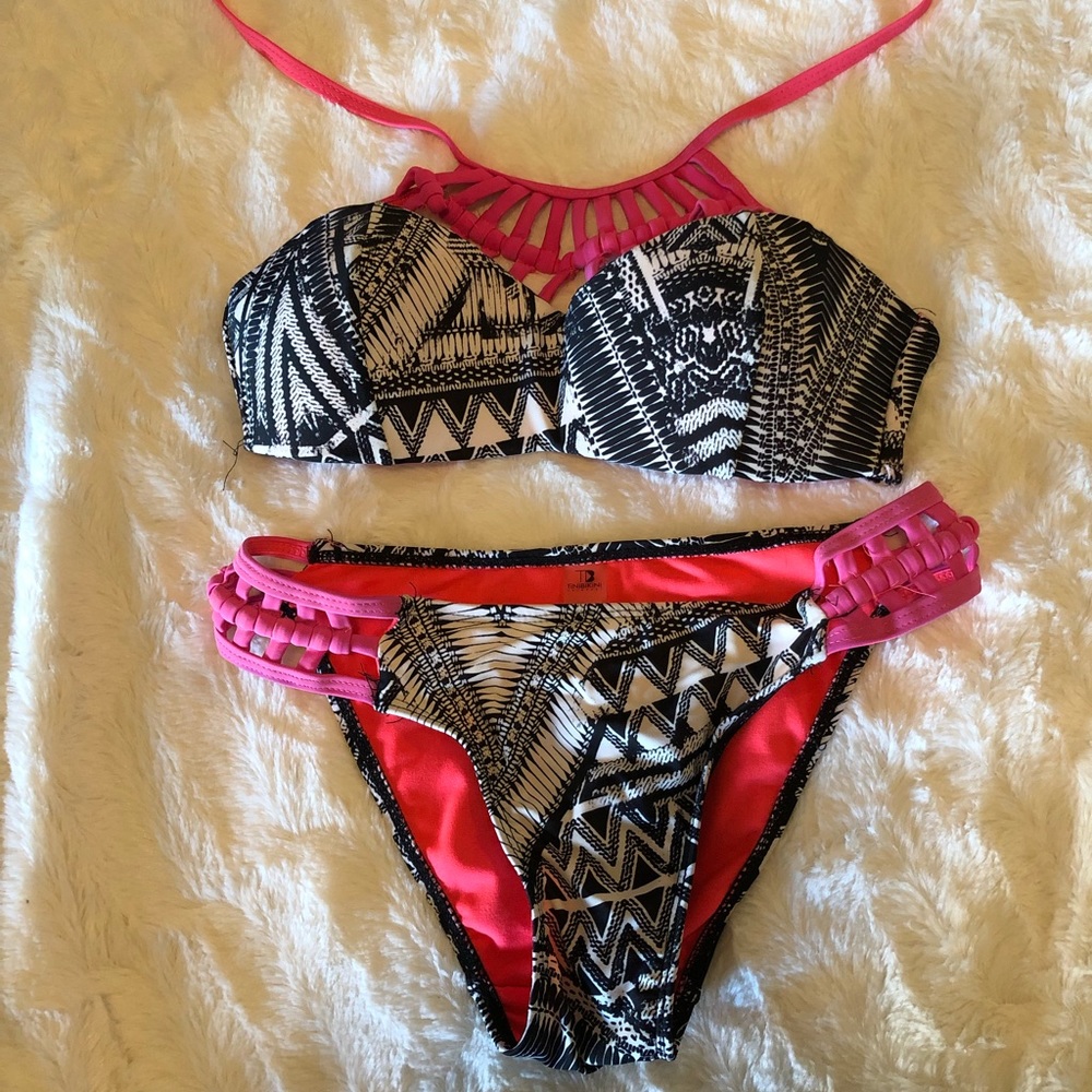 ⚠️4/$15⚠️ Tinibikini Two Piece Swimsuit